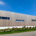 Création d'un ensemble d'entrepôts avec des partie ouvertes et d'autres closes. - projet à Lanrivoaré dans le Finistère en Bretagne. Projet réalisé par l'Atelier Cédric Didat - construction neuve pour la communauté de commune de l'iroise.