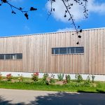 Création d'un ensemble d'entrepôts avec des partie ouvertes et d'autres closes. - projet à Lanrivoaré dans le Finistère en Bretagne. Projet réalisé par l'Atelier Cédric Didat - construction neuve pour la communauté de commune de l'iroise.