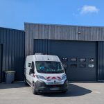 Création d'un ensemble d'entrepôts avec des partie ouvertes et d'autres closes. - projet à Lanrivoaré dans le Finistère en Bretagne. Projet réalisé par l'Atelier Cédric Didat - construction neuve pour la communauté de commune de l'iroise.