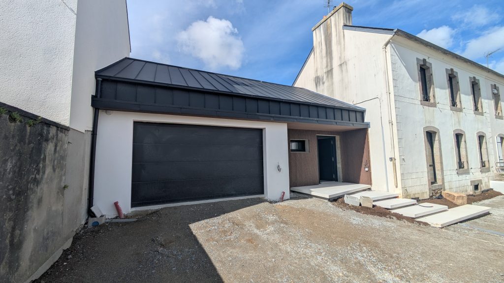 Rénovation d’une habitation existante et création d’une extension - projet à Saint-Renan dans le Finistère en Bretagne. Projet réalisé par l'Atelier Cédric Didat
