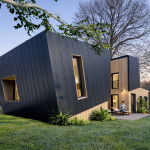 Maison penchée - projet à Plougonven dans le Finistère en Bretagne. Projet aux démarches environnementale réalisé par l'Atelier Cédric Didat - maison neuve, pouvant être passive.