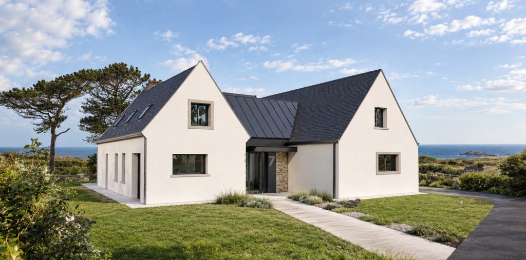 Rénovation d’une habitation existante et création d’une extension - projet à Plouarzel dans le Finistère en Bretagne. Projet réalisé par l'Atelier Cédric Didat