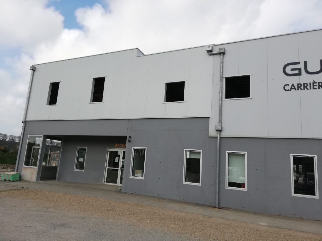 Surélévation et Réaménagement des bureaux de l'ent. GUENA - projet à Saint-Renan dans le Finistère en Bretagne. Projet réalisé par l'Atelier Cédric Didat - Surélévation et Réaménagement